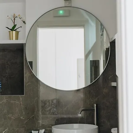 Aura Терлицци