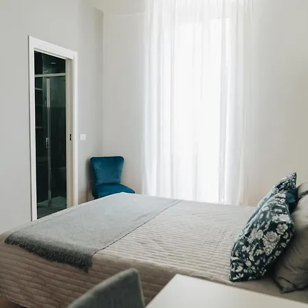 Aura Терлицци