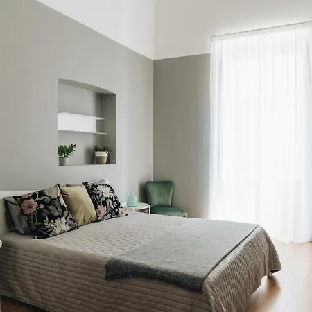 Aura Bed & Breakfast *